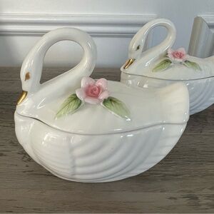 Hankook Korea Swan Bone China Porcelain Trinket Box Jewelry Box